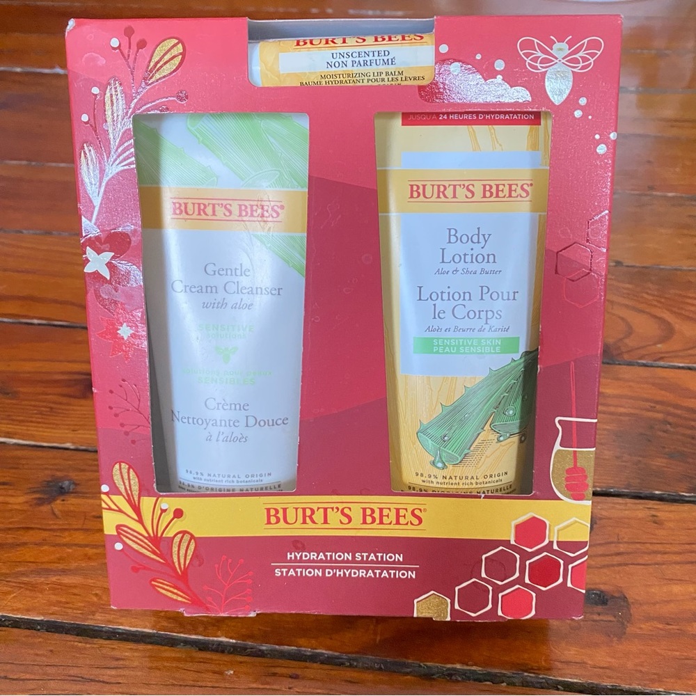 Burt’s Bees Hydration Station Gift Set NWT